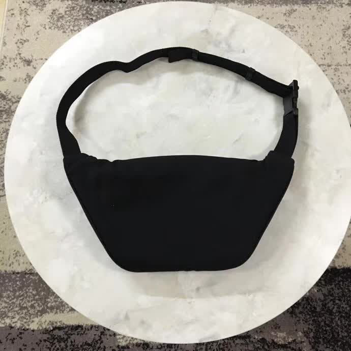 BALENCIAG巴黎世家 帆布胸包腰包 簡單輕便  BL1137